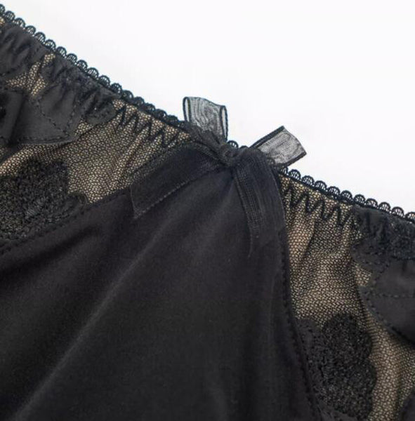 AERENEY Sexy Embroidered Lace Breathable Flat Corner Pants