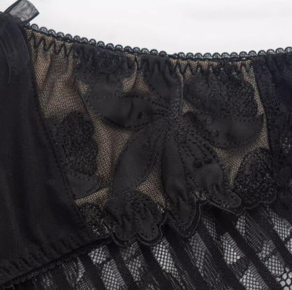 AERENEY Sexy Embroidered Lace Breathable Flat Corner Pants