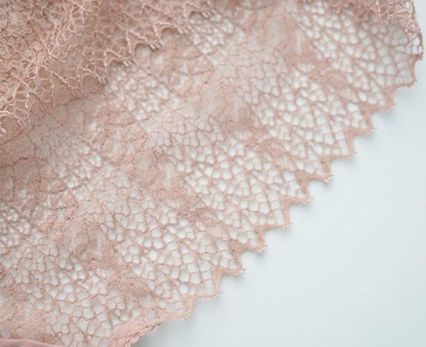 AERENEY Sexy Thin Style Traceless Lace Flat Corner Pants