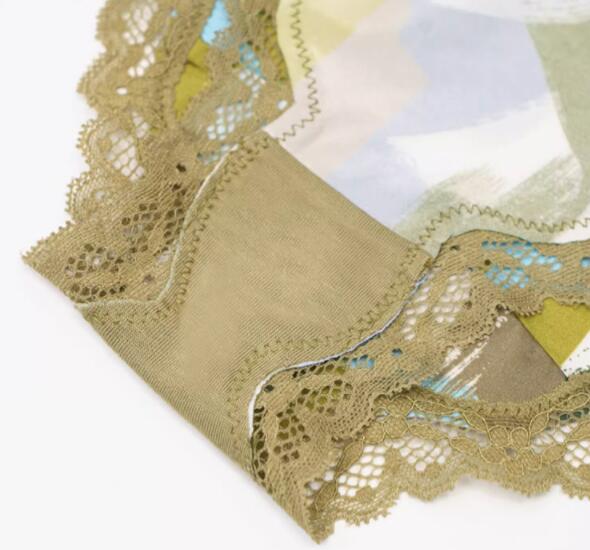 AERENEY Lace Sexy Lace Graffiti Print Flat Corner Underpants