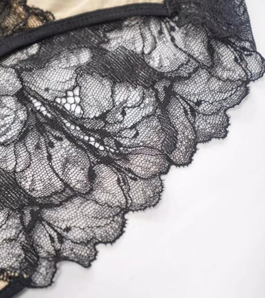 AERENEY Sexy Lace Low Waist Traceless Breathable Flat Corner Pants
